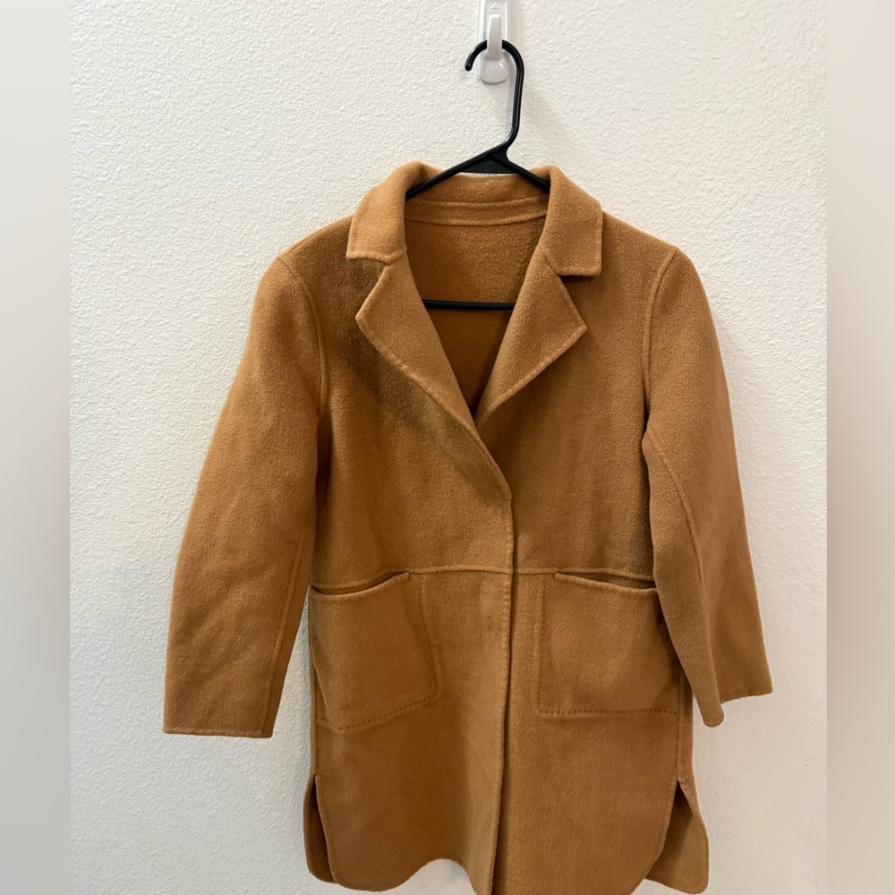 100 % Wool Women's Tan Coat size Small